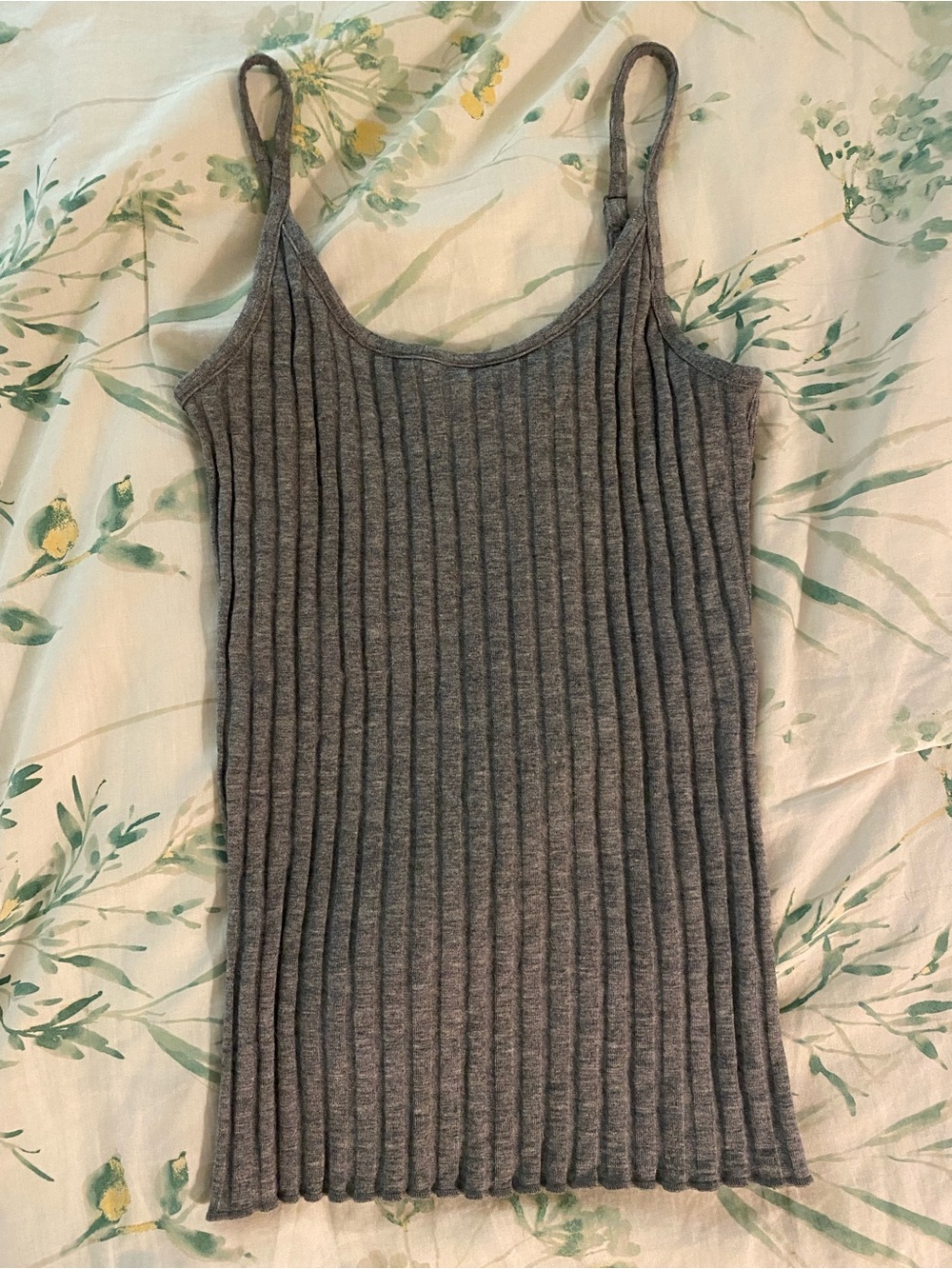 LOFT New Size XS Gray Ribbed Spaghetti Strap Camisole with Ruffle Bottom